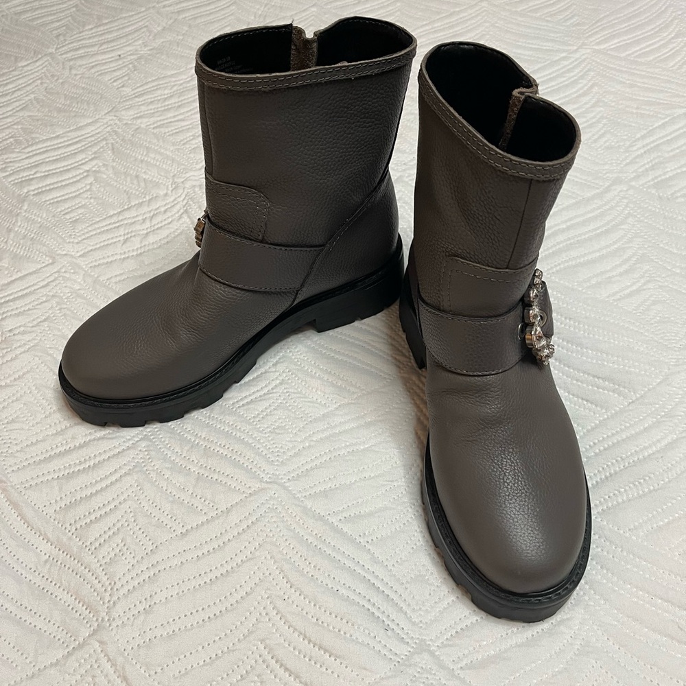 Karl Lagerfeld Paris Women’s Grey leather Lug Soles Mid Calf Boots. Size 8